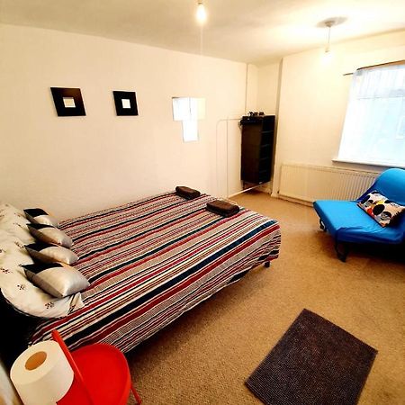 Rayleigh Town Centre 2 Bedroom Apartment Exterior foto