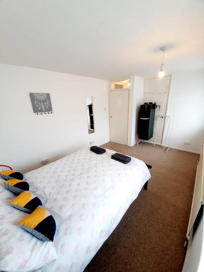 Rayleigh Town Centre 2 Bedroom Apartment Exterior foto