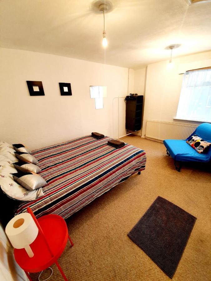 Rayleigh Town Centre 2 Bedroom Apartment Exterior foto