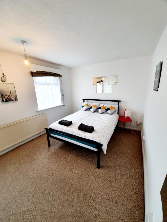 Rayleigh Town Centre 2 Bedroom Apartment Exterior foto